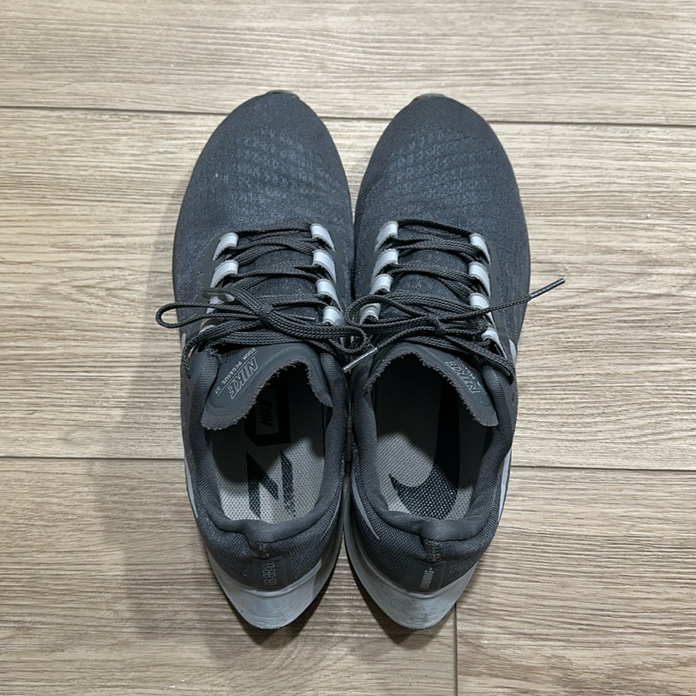 Nike Air Zoom Pegasus 37 running shoes in a grey 10.5